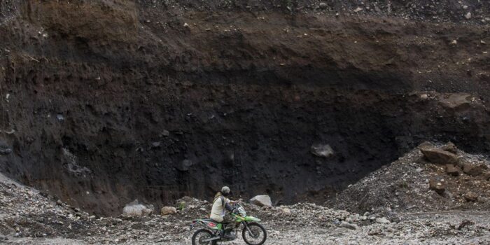 Berita DPR Minta Polisi Ikut Jaga Taman Nasional Buntut Tambang Ilegal Merapi