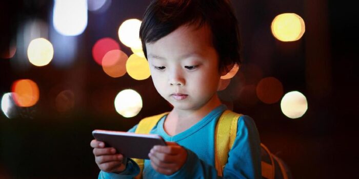 Berita Malaysia Bakal Larang Anak-anak Pakai Media Sosial Mulai Tahun Depan Berita Malaysia Bakal Larang Anak-anak Pakai Media Sosial Mulai Tahun Depan