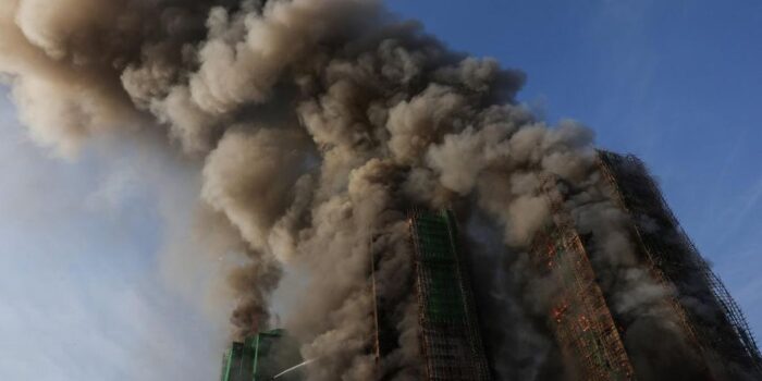 Berita Kenapa Kebakaran Apartemen Hong Kong Amat Ganas & Banyak Korban Tewas?