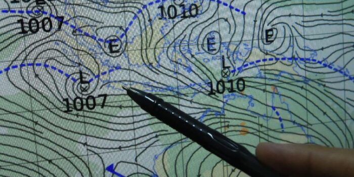 Berita Bencana di Daerah, Komisi V DPR Kritik BMKG Telat Kasih Informasi