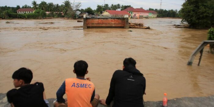 Berita Akses Jalan Putus, Polda Aceh Minta Warga Tunda Perjalanan Darat Berita Akses Jalan Putus, Polda Aceh Minta Warga Tunda Perjalanan Darat