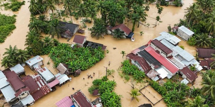 Berita Terisolasi, Daerah Terdampak Banjir Aceh Mulai Kekurangan Logistik Berita Terisolasi, Daerah Terdampak Banjir Aceh Mulai Kekurangan Logistik