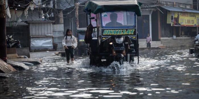 Berita Waspada Banjir Rob di Pesisir Jakarta 3-12 November