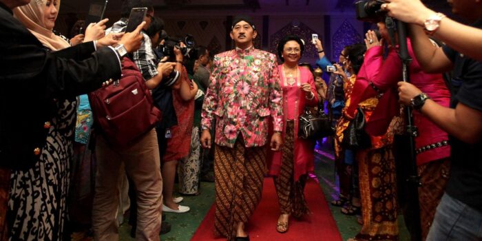 Berita Jubir Tedjowulan Sebut Penerus Takhta Keraton Tak Harus Anak Raja