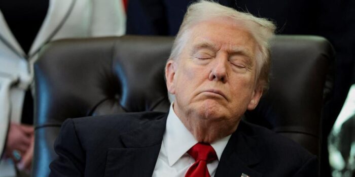 Berita Viral Trump Tidur di Gedung Putih Berita Viral Trump Tidur di Gedung Putih