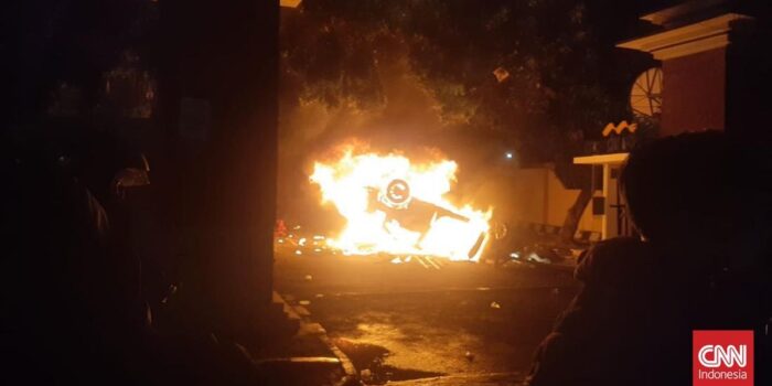 Berita Diduga Bakar Mobil Kader Demokrat, Anggota DPRD PAN Sinjai Ditangkap Berita Diduga Bakar Mobil Kader Demokrat, Anggota DPRD PAN Sinjai Ditangkap