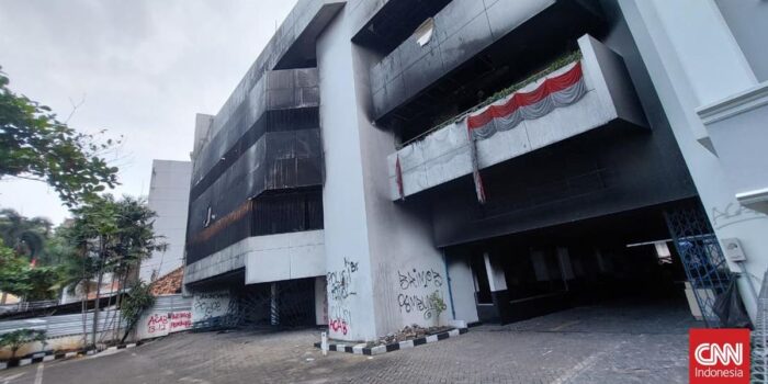 Berita Warga Ungkap Momen Kebakaran Gedung ACC Usai Temuan 2 Kerangka Manusia Berita Warga Ungkap Momen Kebakaran Gedung ACC Usai Temuan 2 Kerangka Manusia