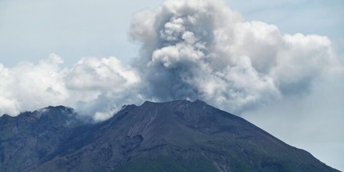 Berita Gunung Berapi Paling Aktif di Jepang Erupsi Berita Gunung Berapi Paling Aktif di Jepang Erupsi