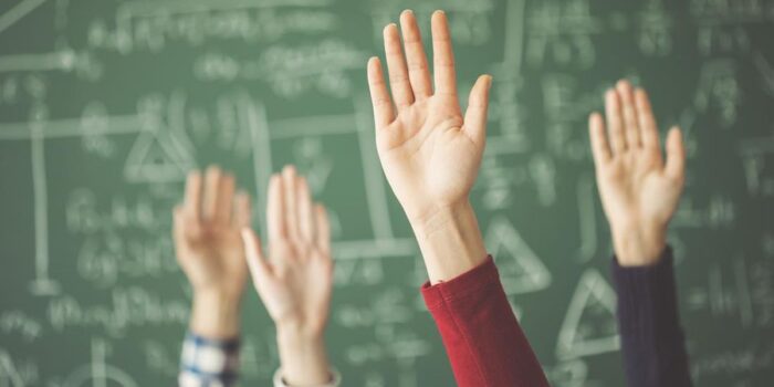 Berita Eks Komite SMA Luwu Utara Buka Suara soal Pemecatan Guru Bantu Honorer