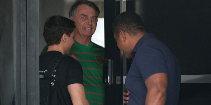 Berita Rusak Gelang Tahanan Rumah, Bolsonaro Kembali Dijebloskan ke Penjara Berita Rusak Gelang Tahanan Rumah, Bolsonaro Kembali Dijebloskan ke Penjara