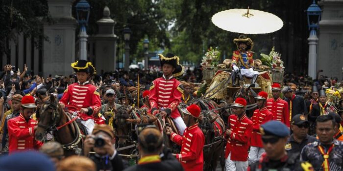 Berita Perebutan Takhta Dua Saudara di Keraton Surakarta Berita Perebutan Takhta Dua Saudara di Keraton Surakarta