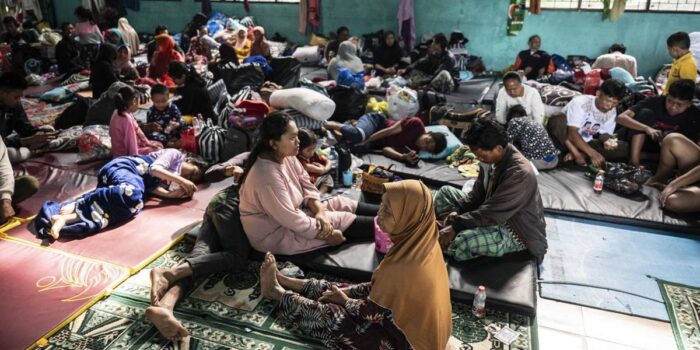 Berita Ratusan Warga Mengungsi Akibat Longsor di Banjarnegara