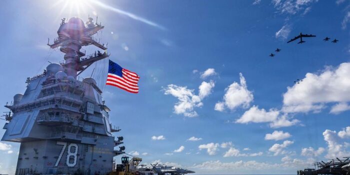 Berita Di Ambang Perang, Kapal Induk Terbesar AS Merapat di Dekat Venezuela Berita Di Ambang Perang, Kapal Induk Terbesar AS Merapat di Dekat Venezuela