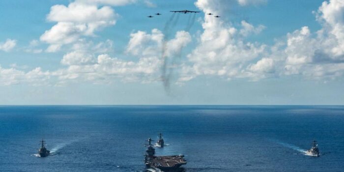 Berita Penampakan Kapal Induk Terbesar AS Merapat Dekat Venezuela