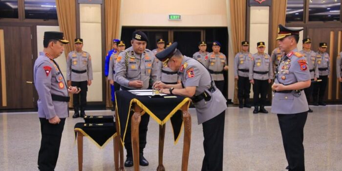 Berita Ada 300 Polisi Aktif di Kementerian dan Lembaga