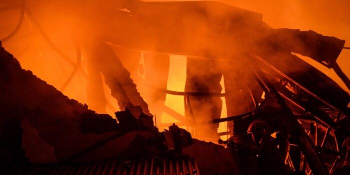 Berita Kebakaran Hebat Lahap Pabrik di Cikancung Bandung, Tak Ada Korban Jiwa