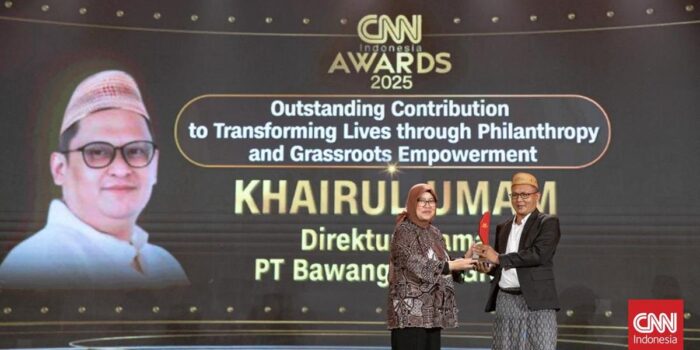 Berita Khairul Umam Raih Outstanding Contribution to Transforming Lives