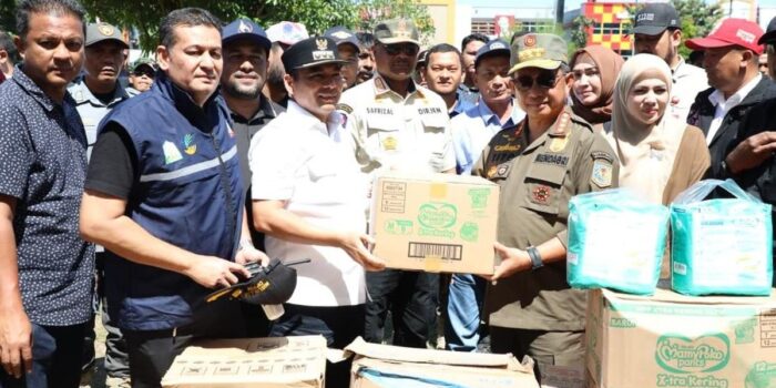 Berita Mendagri Tito Datangi Lokasi Banjir Aceh, Cek Infrastruktur Vital Berita Mendagri Tito Datangi Lokasi Banjir Aceh, Cek Infrastruktur Vital