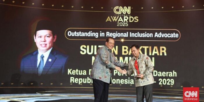 Berita Ketua DPD Raih Outstanding Innovator of Region-Led Policy Berita Ketua DPD Raih Outstanding Innovator of Region-Led Policy