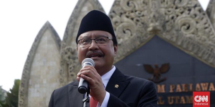 Berita Gus Ipul Soal Polemik Gelar Pahlawan: Soeharto Memenuhi Syarat Berita Gus Ipul Soal Polemik Gelar Pahlawan: Soeharto Memenuhi Syarat