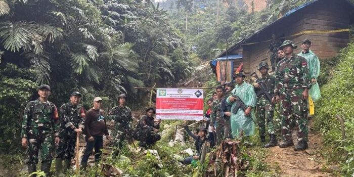 Berita Ratusan Lubang Tambang Emas Ditemukan di Gunung Halimun Salak