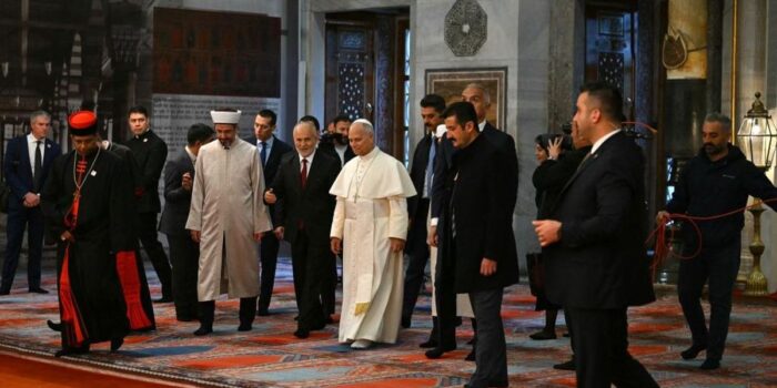 Berita Momen Perdana Paus Leo XIV Kunjungi Masjid usai Dilantik Jadi Paus Berita Momen Perdana Paus Leo XIV Kunjungi Masjid usai Dilantik Jadi Paus