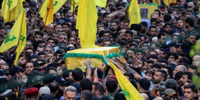 Berita Duka Ribuan Orang Hadiri Pemakaman Bos Hizbullah