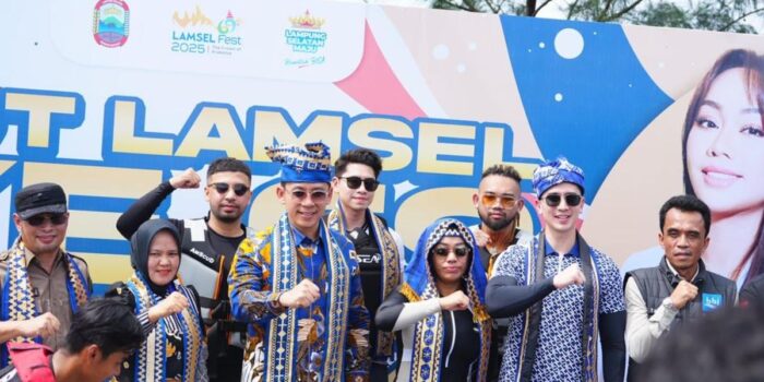 Berita Aksi Jetski Zita Anjani Hingga “Serangan” Ikan