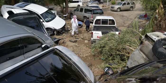 Berita Aksi 3 Pemuda Saudi Selamatkan Nyawa Ekspat China, Dipuji Bak Pahlawan