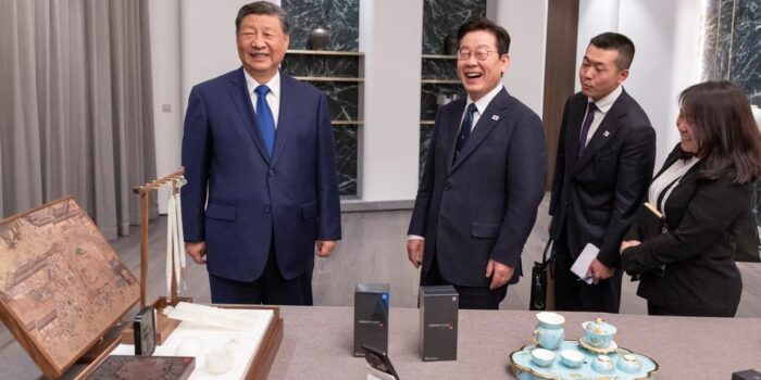 Berita Xi Jinping Usil ke Presiden Korsel Lee Jae Myung soal HP Mata-mata