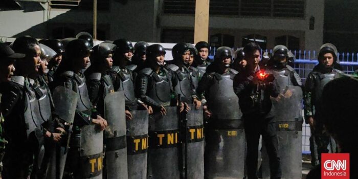 Berita Ratusan TNI Dikerahkan Redam Tawuran di Makassar, 3 Pelaku Ditangkap