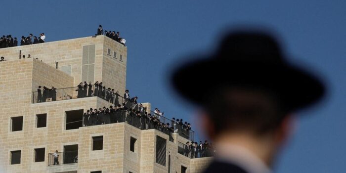 Berita Puluhan Ribu Yahudi Ortodoks Demo Netanyahu Tolak Wajib Militer