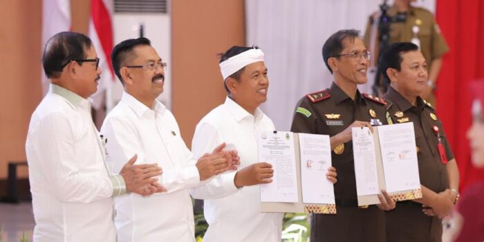 Berita Bersihkan Tempat Ibadah hingga Panti