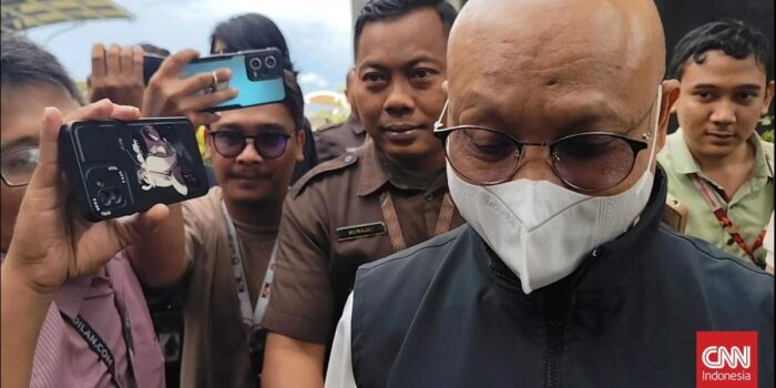 Berita Diperiksa 5 Jam Lebih, Eks Pejabat Kemenag Bungkam soal Kuota Haji