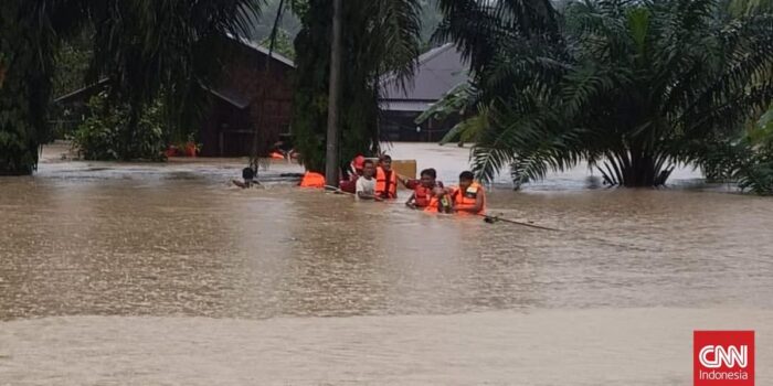 Berita Viral 50 Orang Terjebak di Hutan Tapanuli Tengah Akibat Longsor-Banjir Berita Viral 50 Orang Terjebak di Hutan Tapanuli Tengah Akibat Longsor-Banjir