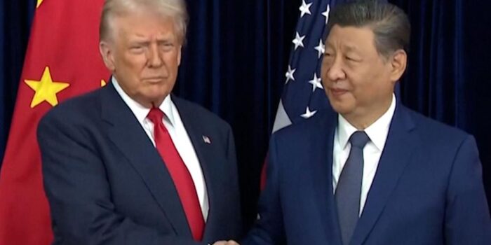 Berita Momen Trump-Xi Jinping Bertemu di Korsel saat Tegang Perang Tarif