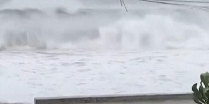 Berita Penampakan Ombak Besar Terjang Vietnam Sebelum Topan Kalmaegi Melanda Berita Penampakan Ombak Besar Terjang Vietnam Sebelum Topan Kalmaegi Melanda