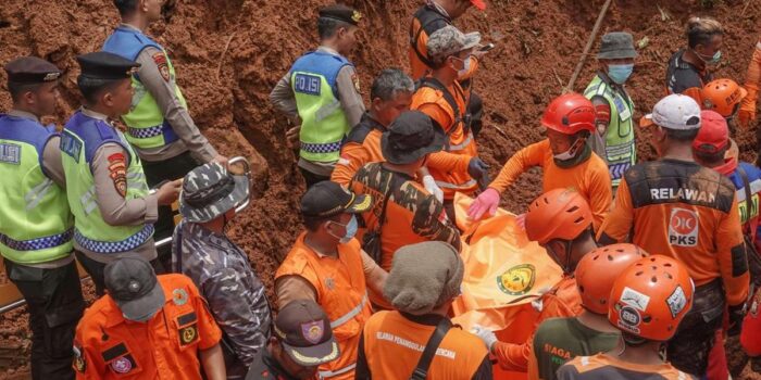 Berita Total 11 Tewas, 10 Belum Ditemukan Berita Total 11 Tewas, 10 Belum Ditemukan