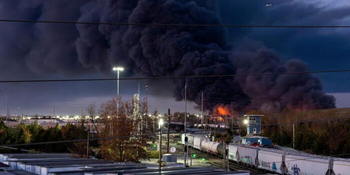 Berita Pesawat Kargo UPS Jatuh Meledak saat Lepas Landas di Kentucky AS Berita Pesawat Kargo UPS Jatuh Meledak saat Lepas Landas di Kentucky AS