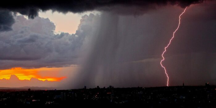 Berita Badai Bram Terjang Inggris, Jadwal Kereta sampai Pesawat Chaos