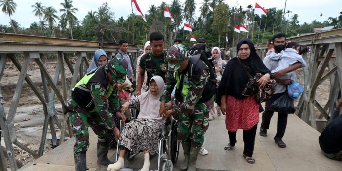 Berita BNPB, TNI, Polri Kerja 20 Jam per Hari Pulihkan Daerah Bencana Sumatra