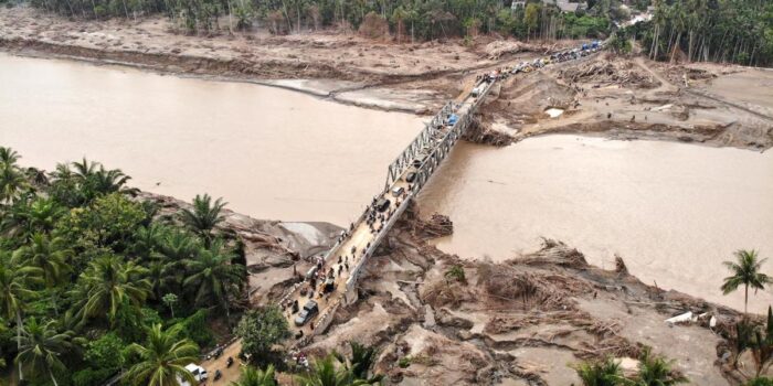 Berita Jalan Terdampak Banjir Sumatra Mulai Beroperasi Terbatas