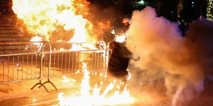 Berita Aksi Protes Korupsi Berujung Ricuh, Albania Membara