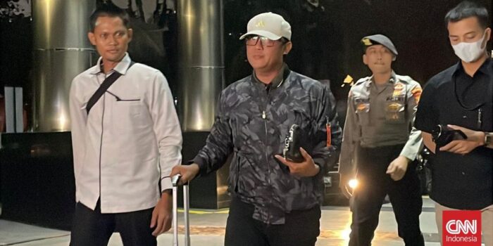 Berita Bupati Lampung Tengah Tiba di KPK Usai Terjaring OTT Berita Bupati Lampung Tengah Tiba di KPK Usai Terjaring OTT