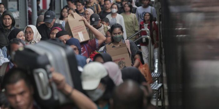 Berita Polri Prediksi Ada 119 Juta Masyarakat Rayakan Natal dan Tahun Baru