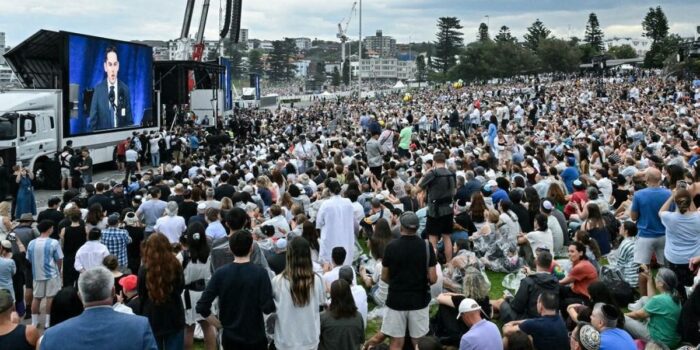 Berita Australia Mengheningkan Cipta, Kenang Para Korban Pantai Biondi