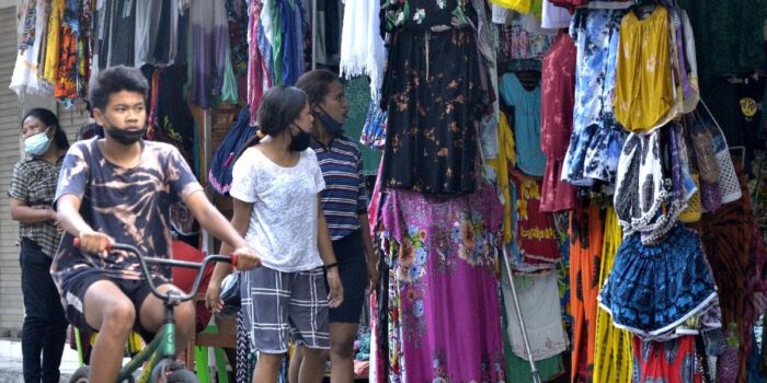 Berita Viral Rombongan Pelajar Jepang Curi Puluhan Baju Oleh-Oleh di Bali Berita Viral Rombongan Pelajar Jepang Curi Puluhan Baju Oleh-Oleh di Bali