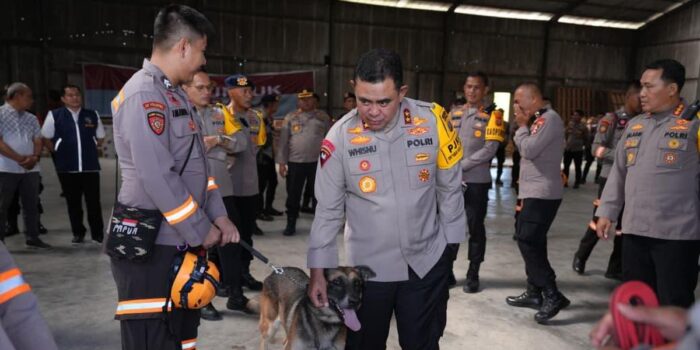 Berita Polda Sumut Terjunkan Anjing Pelacak Cari Korban Banjir dan Longsor Berita Polda Sumut Terjunkan Anjing Pelacak Cari Korban Banjir dan Longsor