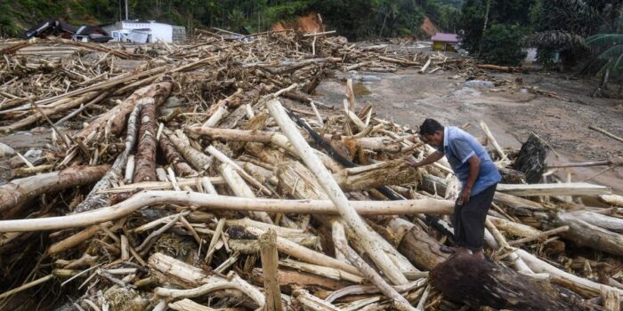 Berita 961 Orang Tewas, Pengungsi Melonjak Berita 961 Orang Tewas, Pengungsi Melonjak