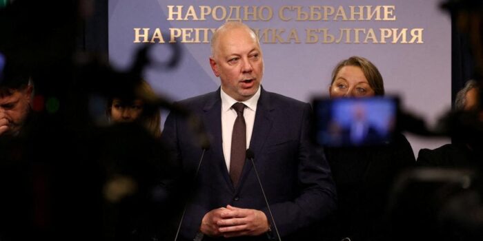 Berita Pemerintah Bulgaria Bubar usai Berminggu-minggu Didemo Warga